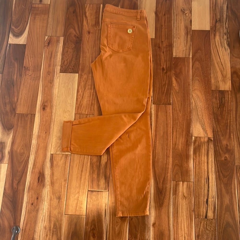 BRAND NEW, NEVER WORN ORANGE PANTS!